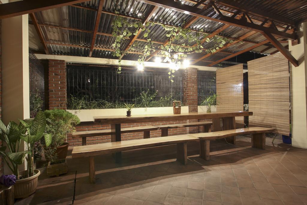 De Hostel Yogyakarta Ngoại thất bức ảnh