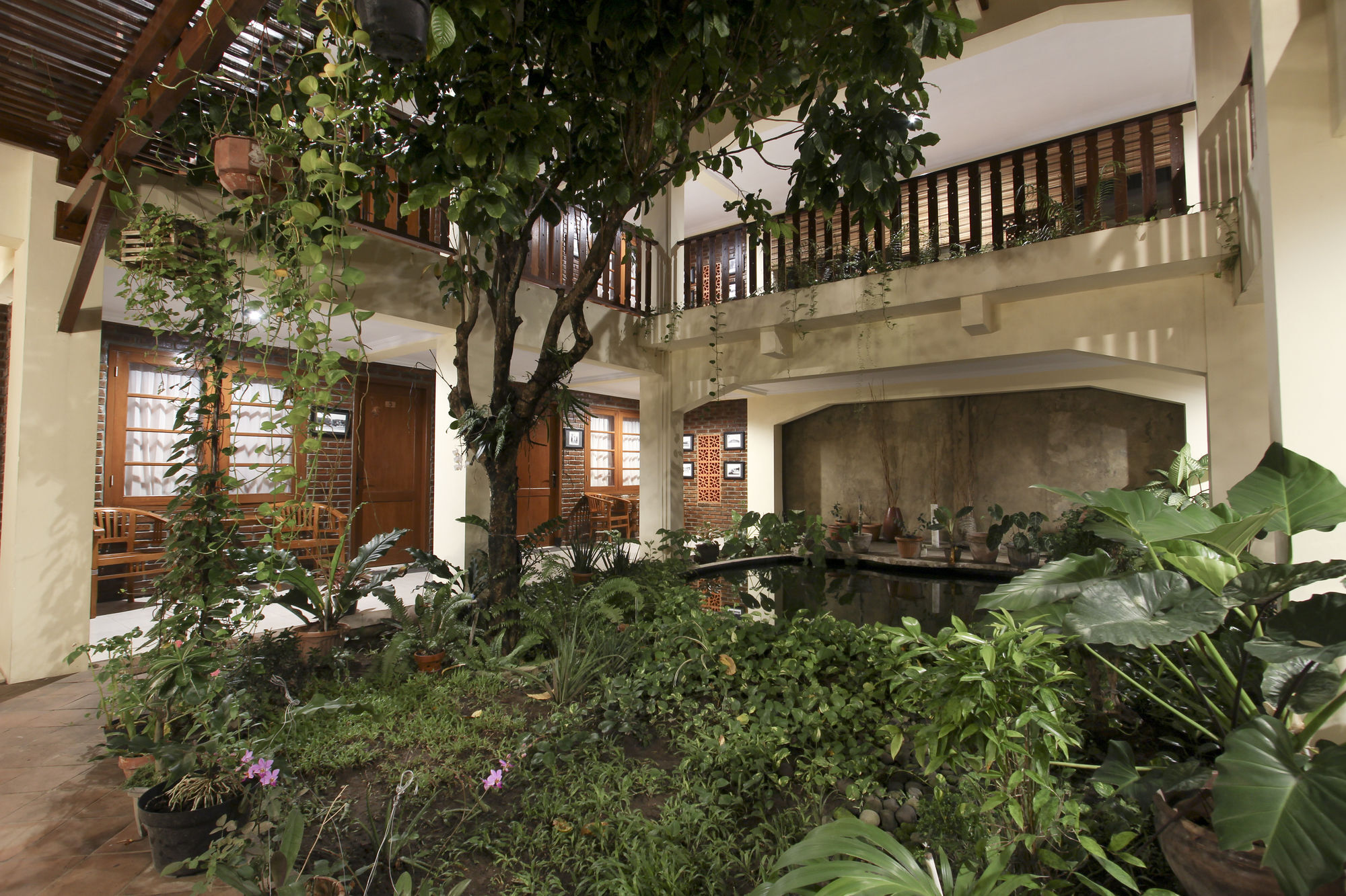 De Hostel Yogyakarta Ngoại thất bức ảnh